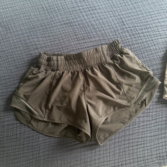 Lululemon Hotty Hot Shorts - Picture 2 of 5